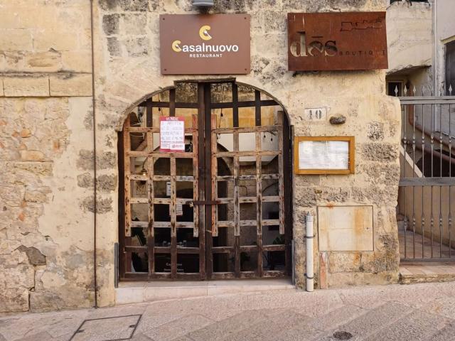 Locale in vendita di 350 m² in Via Casalnuovo, 10