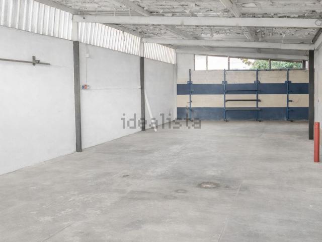 Locale in vendita di 350 m² in Via Buscaglia