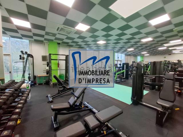 Locale in vendita di 350 m² in Via Emilia Est