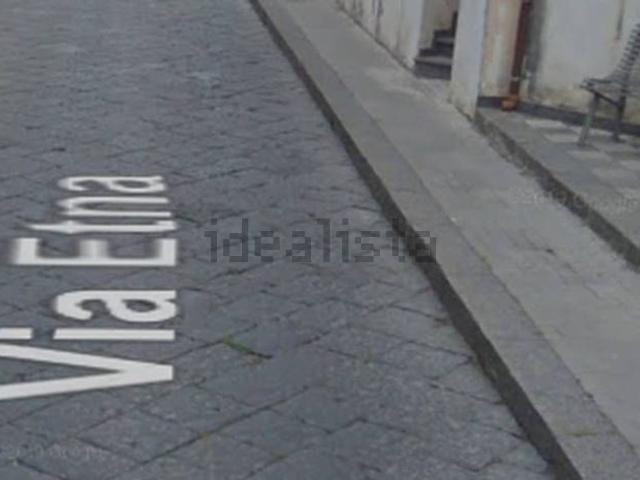 Locale in vendita di 350 m² in Via Etna