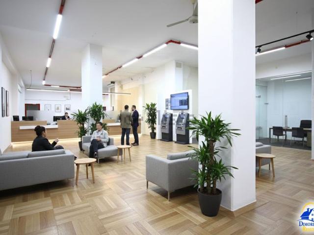 Locale in vendita di 350 m² in Via Pola, 30
