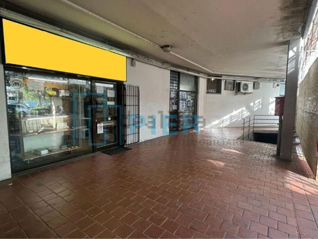 Locale in vendita di 350 m² in Via Viterbo, 72