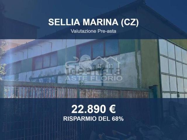 Locale in vendita di 353 m² in Via Don Perri