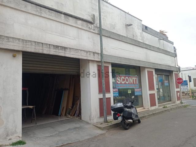 Locale in vendita di 355 m² in Via Dante Alighieri
