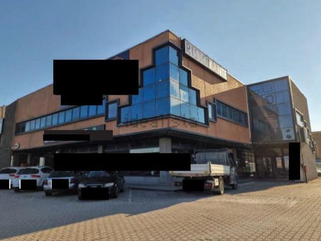 Locale in vendita di 356 m² in Via Feltrina, 21