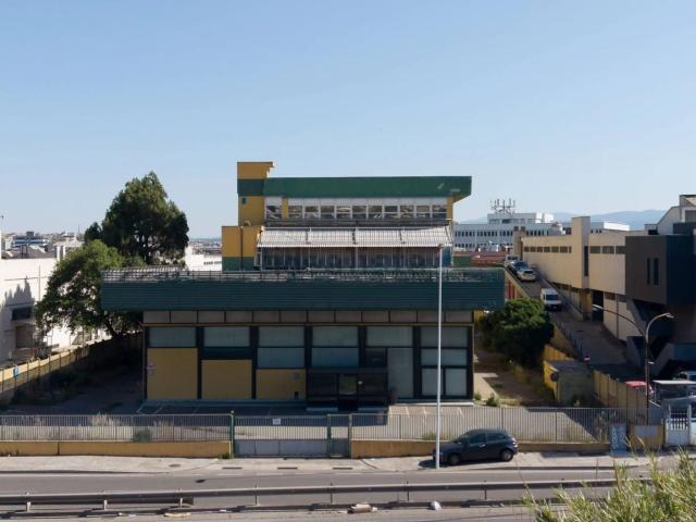 Locale in vendita di 3573 m² in Via dei Carroz, 6