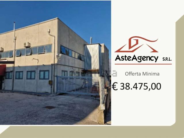 Locale in vendita di 358 m² in Via Feltrina, 19