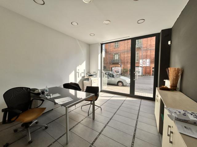 Locale in vendita di 35 m² in Corso Alessandria, 120