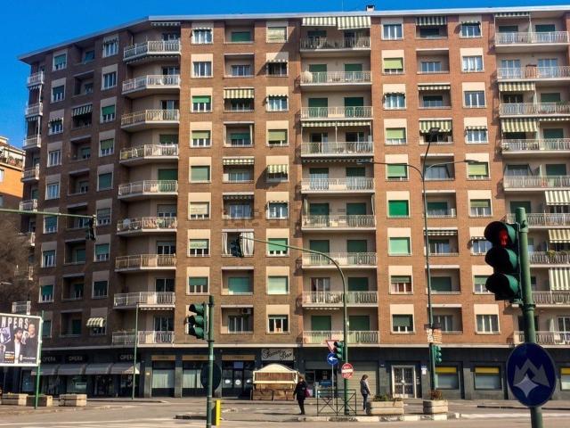 Locale in vendita di 35 m² in Corso Sebastopoli, 190