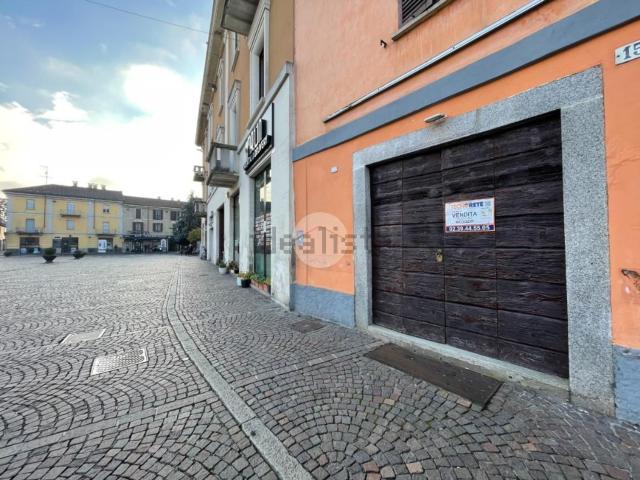 Locale in vendita di 35 m² in Piazza Castello, 15