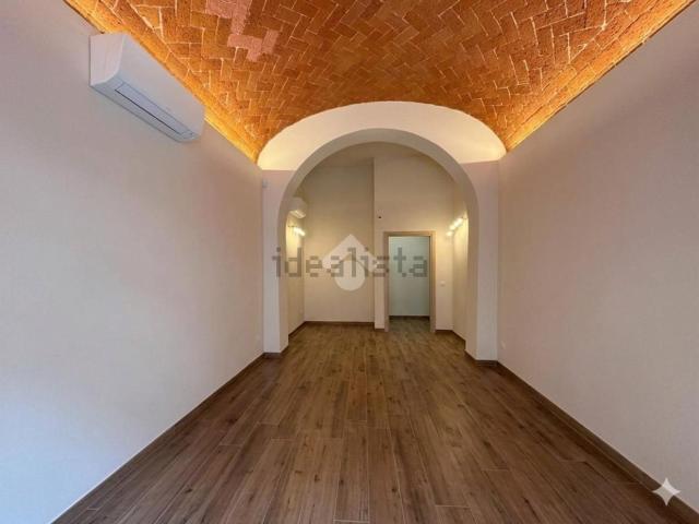 Locale in vendita di 35 m² in Via Trento, 43