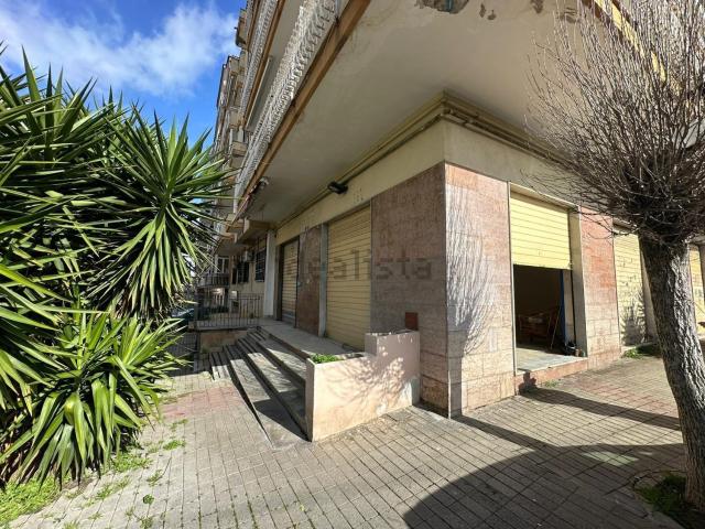 Locale in vendita di 35 m² in Via Unione Sovietica