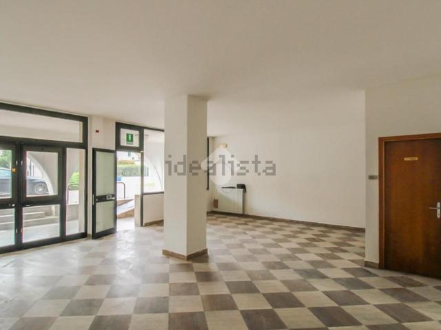 Locale in vendita di 35 m² in Via Benjamino Cavalli