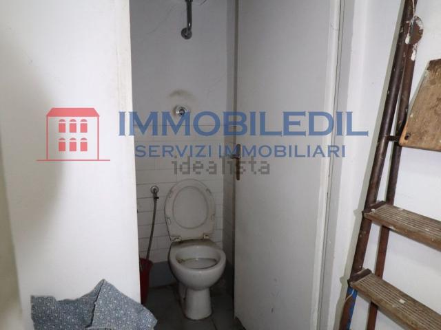 Locale in vendita di 35 m² in Via Catania, 6