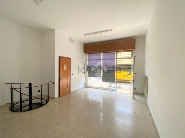 Locale in vendita di 35 m² in Via Chiesanuova, 175