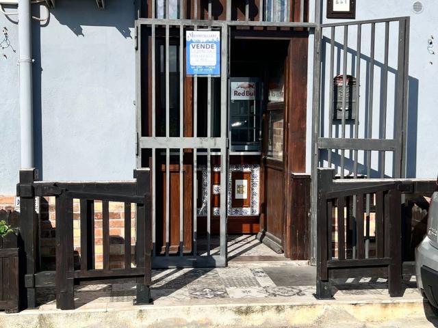 Locale in vendita di 35 m² in Via Consolare Pompea, 541