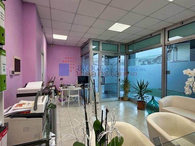 Locale in vendita di 35 m² in Via Dante, 40