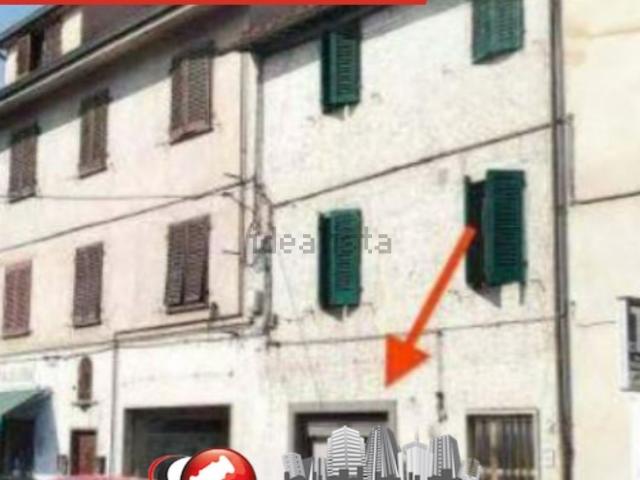 Locale in vendita di 35 m² in Via degli Alberghi