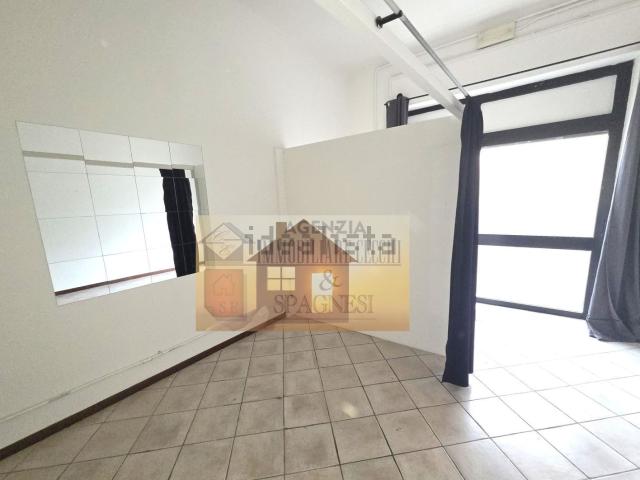 Locale in vendita di 35 m² in Via delle Ortensie