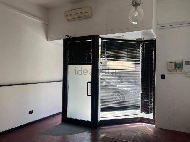 Locale in vendita di 35 m² in Via delle Panche, 10