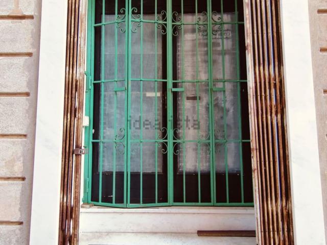 Locale in vendita di 35 m² in Via Giordano, 43