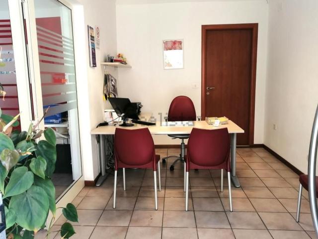 Locale in vendita di 35 m² in Via Giulia, 41