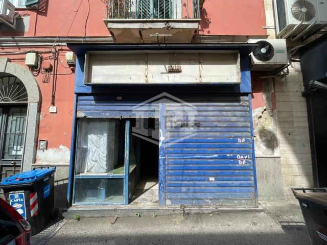 Locale in vendita di 35 m² in Via Giusso, 35