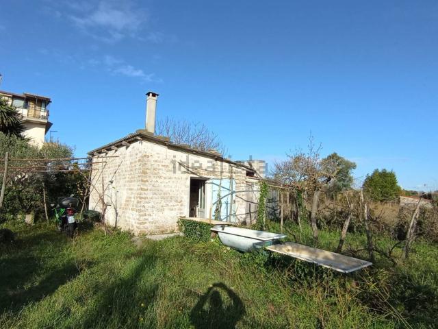 Locale in vendita di 35 m² in Via Limone Piemonte