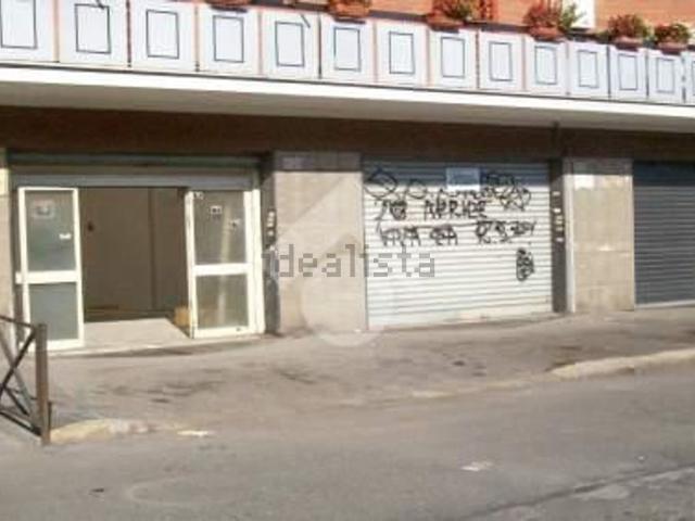 Locale in vendita di 35 m² in Via Pisino