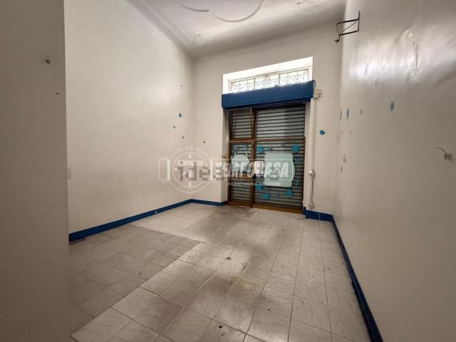 Locale in vendita di 35 m² in Via Ponte Seveso, 41