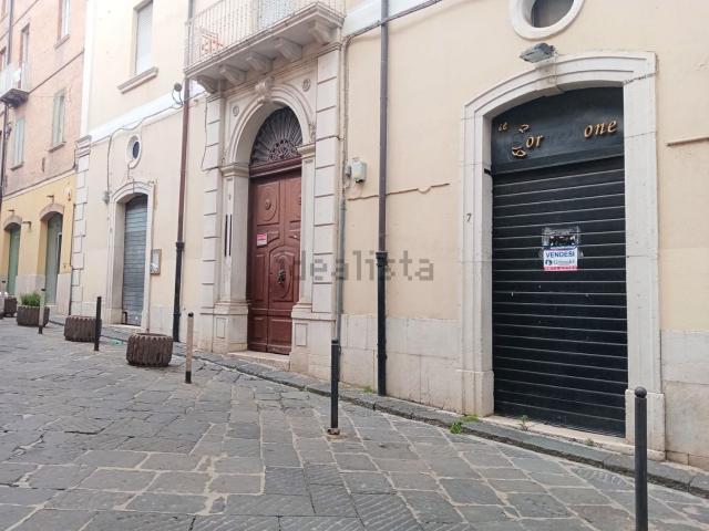 Locale in vendita di 35 m² in Via Roma, 7
