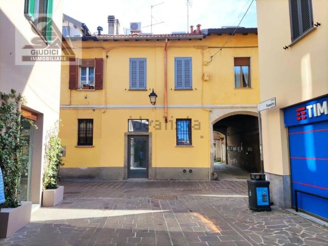 Locale in vendita di 35 m² in Via San Cristoforo, 29
