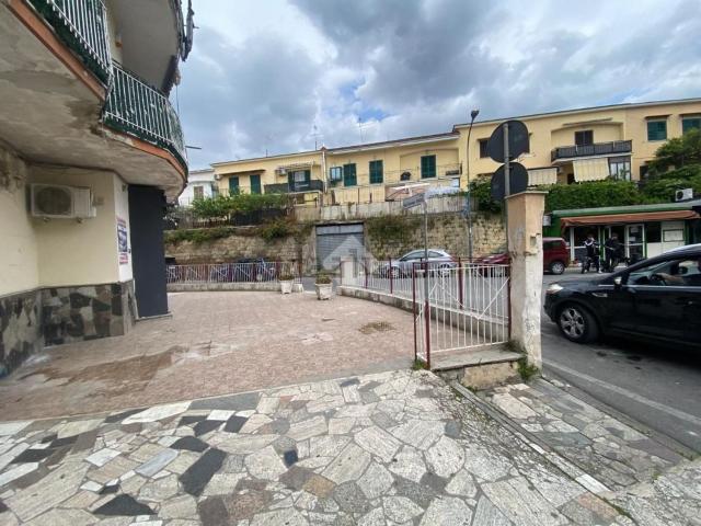 Locale in vendita di 35 m² in Via Sotto Il Monte, 47