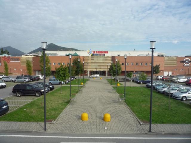 Locale in vendita di 360 m² in Via roma, 113
