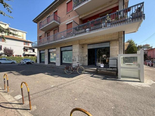 Locale in vendita di 360 m² in Viale della Resistenza, 7