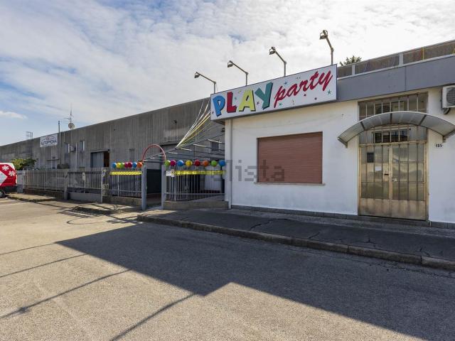 Locale in vendita di 360 m² in Viale Sabotino, 195