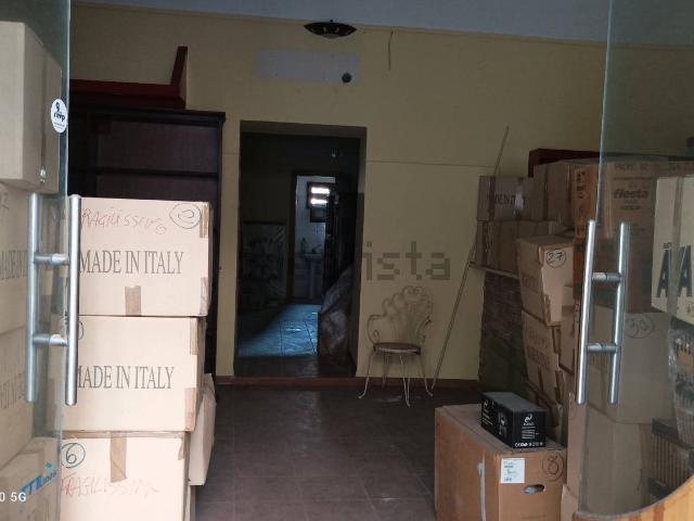 Locale in vendita di 360 m² in Piazza Guglielmo Marconi