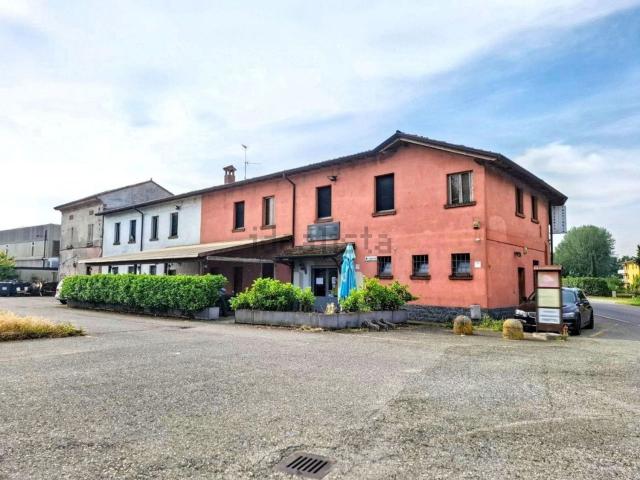Locale in vendita di 362 m² in Via dei Gerani