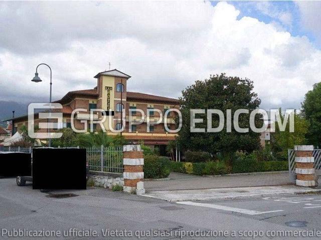 Locale in vendita di 3647 m² in Via Foce Morta