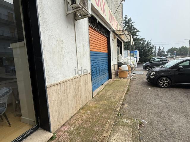 Locale in vendita di 364 m² in Largo Ciraci