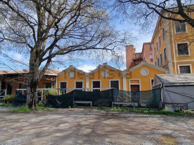 Locale in vendita di 367 m² in Via Privata Antonio Meucci, 43