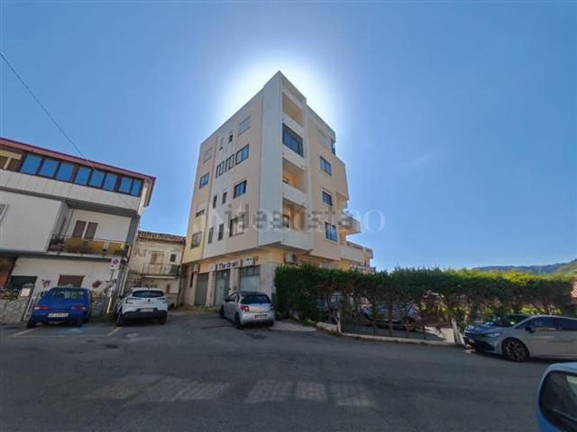 Locale in vendita di 368 m² in Via degli Svevi