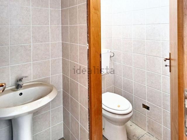 Locale in vendita di 36 m² in Piazza Unità d&apos Italia, 5
