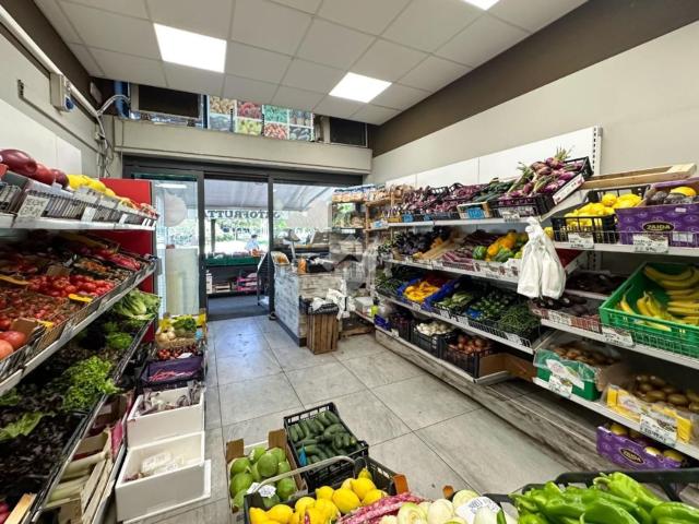 Locale in vendita di 36 m² in Piazza Vittorio Veneto, 5