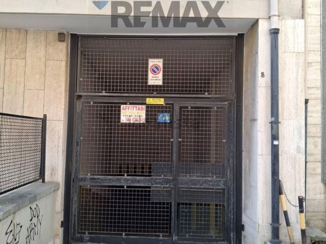 Locale in vendita di 36 m² in Via Angelo Bertolini, 4