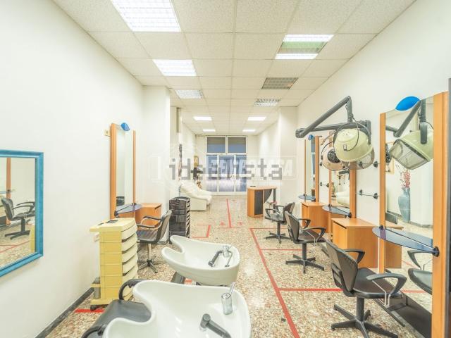 Locale in vendita di 48 m² in Via Carlo Errera, 26