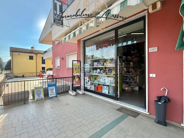 Locale in vendita di 36 m² in Via dei Molini, 287