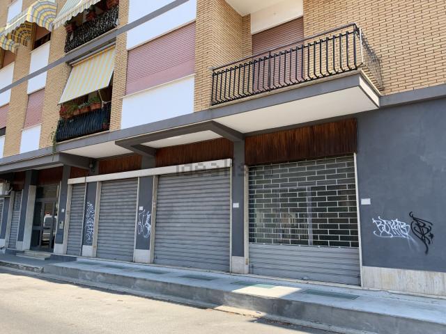 Locale in vendita di 36 m² in Via dei Marsi