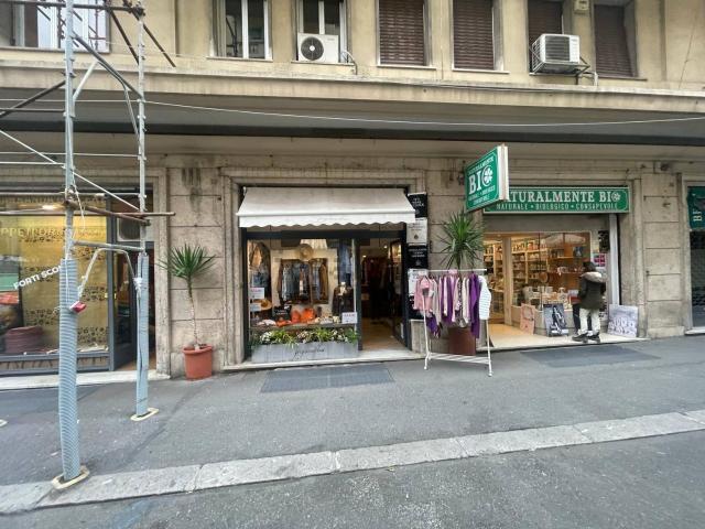 Locale in vendita di 36 m² in Via Domenico Fiasella