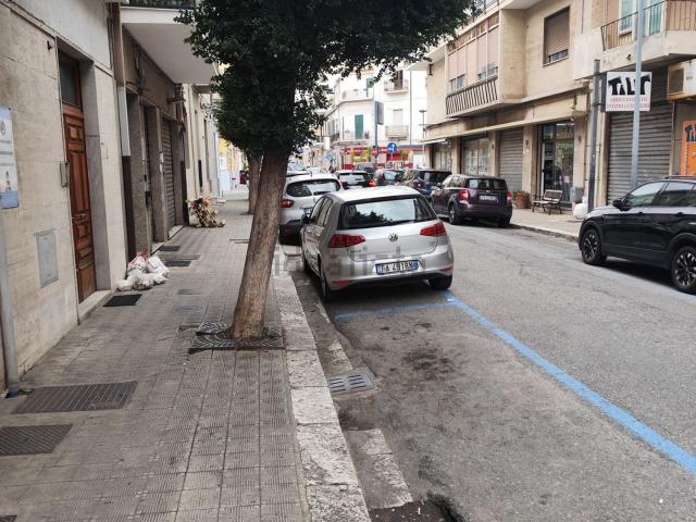 Locale in vendita di 36 m² in Via Domenico Muratori, 44